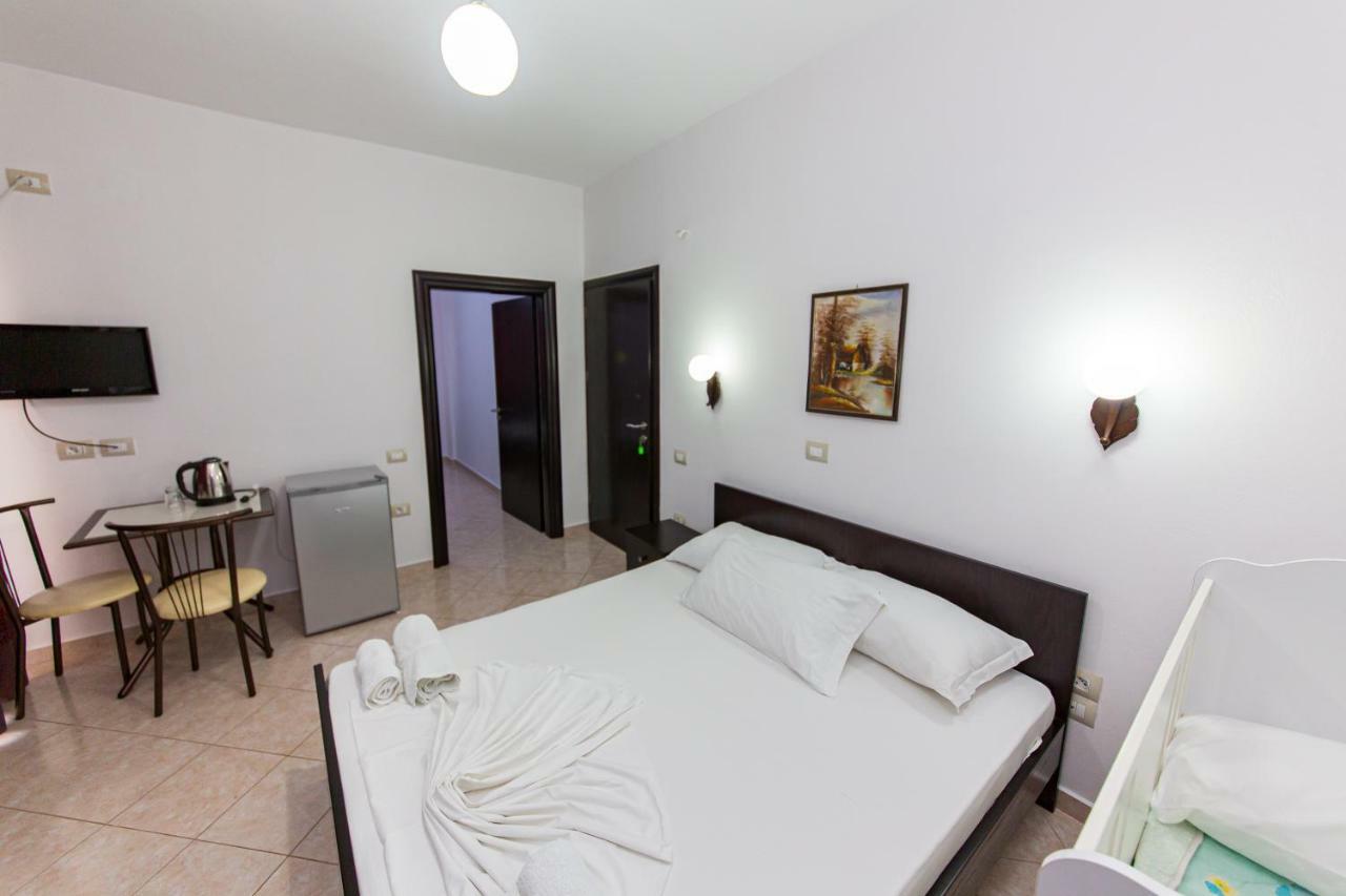 Hotel Mariksel Ksamil Bagian luar foto