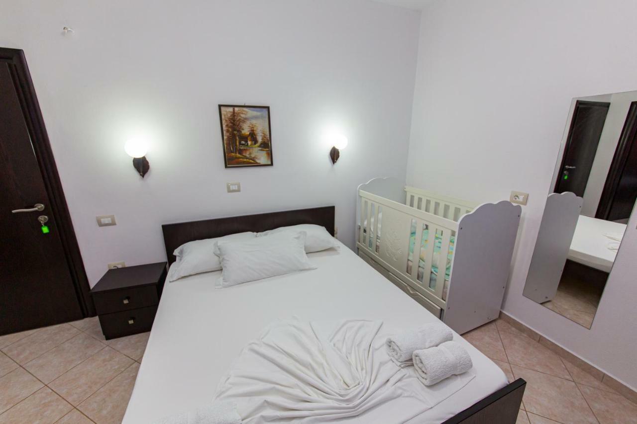 Hotel Mariksel Ksamil Bagian luar foto