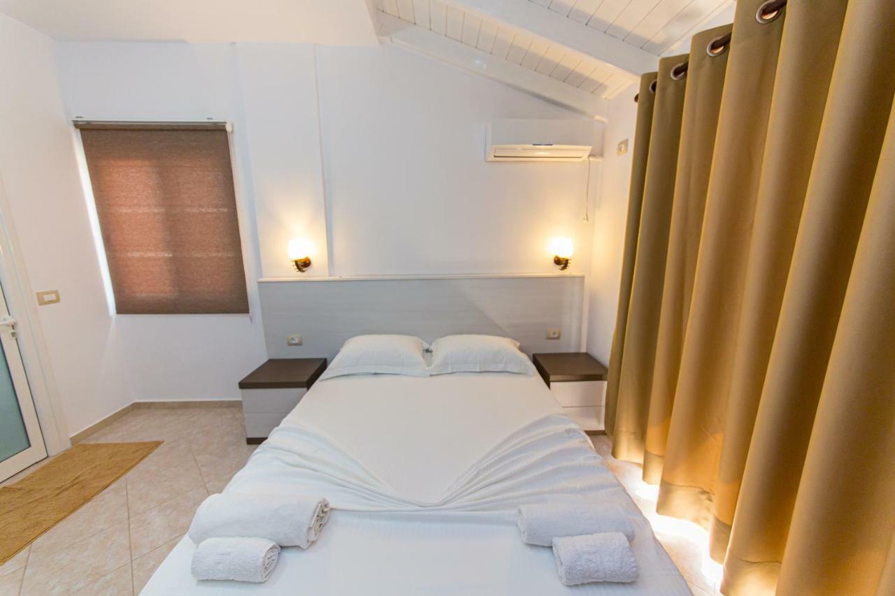 Hotel Mariksel Ksamil Bagian luar foto
